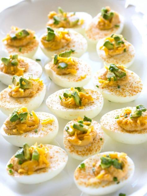 Mexican Deviled Eggs Recipe, Mexican Deviled Eggs, Simple Deviled Eggs Recipe, Egg Appetizer, Sriracha Deviled Eggs, Thanksgiving Deviled Eggs, Fried Deviled Eggs, Classic Deviled Eggs, Keto Deviled Eggs