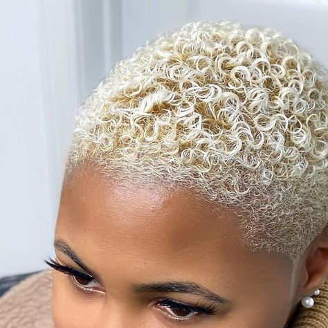 Blonde Short Hair Cuts, Natural Hair Inspiration Short, Tapered Twa Hairstyles, Short Platinum Hair, Blonde Twa, Short Platinum Blonde Hair, Twa Styles, Natural Hair Twa, Inspiring Hairstyles