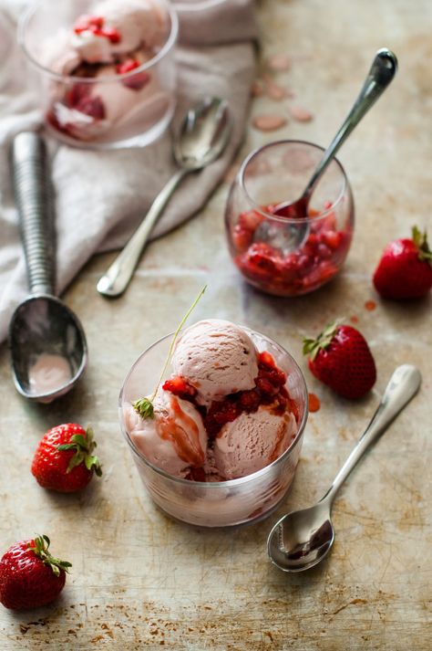 Balsamic Roasted Strawberry Mascarpone #IceCream - The Kitchen McCabe Mascarpone Desserts, Cold Sweets, Mascarpone Ice Cream, Wallpapers Food, Strawberry Mascarpone, Pink Breakfast, Roasted Strawberry, Strawberry Balsamic, Roasted Strawberries