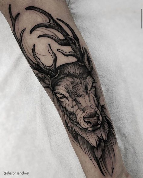 Gothic Deer Tattoo, Deer Tattoo Ideas, Buck Tattoo, Primitive Tattoo, Natur Tattoo Arm, Tattoo Pierna, Stag Tattoo, Woodcut Tattoo, Sketch Style Tattoos