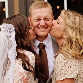 Sweet photo of the groom with his two favorite ladies — his bride and his mom! Do also with bride and her dad and groom. I want a picture like this! Bride And Mother, Kate Smith, Storybook Wedding, Family Wedding Photos, Foto Tips, Groom Photo, Wedding Picture, Wedding Goals, Gods Plan