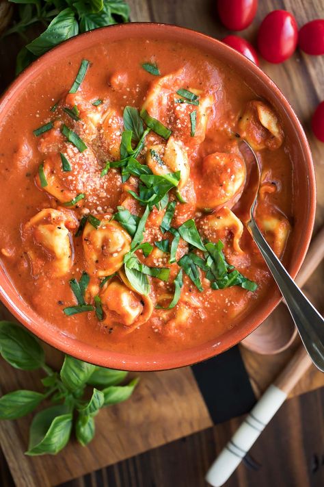 Tomato Tortellini Soup Tortellini Soup Instant Pot, Instant Pot Tortellini Soup, Instant Pot Tortellini, Creamy Tomato Tortellini Soup, Creamy Tomato Tortellini, Savory Soup Recipes, Tomato Tortellini, Tomato Tortellini Soup, Pesto Tortellini