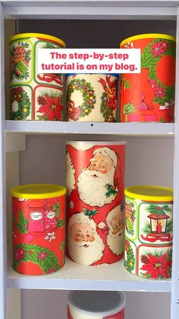 Christmas Baked Goods, Christmas Popcorn Tins, Cute Christmas Decor, Oatmeal Container, Christmas Treats For Gifts, Space Christmas, Thrifted Decor, Reusable Gift Wrap, Vintage Christmas Gifts