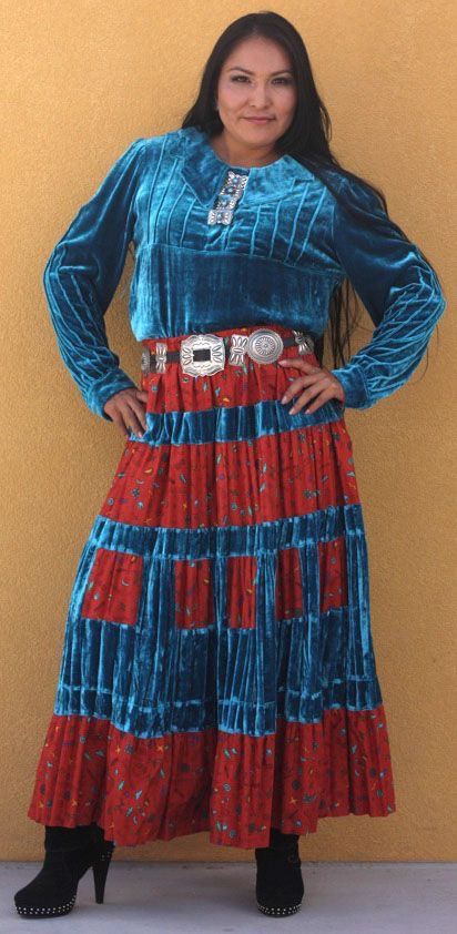 Navajo Outfits, Navajo Clothing, Navajo Wedding, Navajo Culture, Navajo Women, Native American Dress, Native American Photos, Western Wear Outfits, Navajo Style