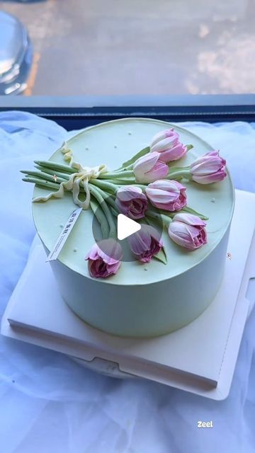 Cream Flowers Cake, Butter Cream Cake Design, Ukrasavanje Torti, Bolo Buttercream, Butter Cream Flower Cake, Frosting Ideas, Flower Cake Decorations, Kumar Sanu, Buttercream Flower Cake