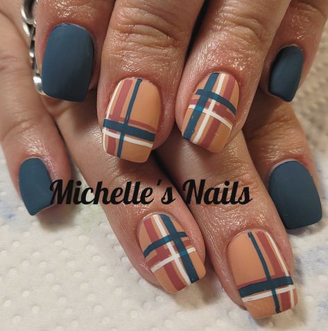 Blue And Brown Fall Nails, Brown And Teal Nails, Nail Designs Fall 2024, Purple Plaid Nails, Navy Fall Nails, Fall Nail Ideas 2024, Fall Plaid Nail Designs, Blue Plaid Nails, Short Fall Nails 2024