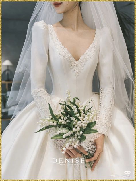 Wedding Dresses Classic Elegant Lace, Korean Bride Dress, Elegant Wedding Style, Classy Elegant Wedding Dress, Long Sleeve Satin Wedding Dress, Classy Elegant Wedding, Embroidery Sleeves, Bridal Dresses Vintage, Plain Wedding Dress