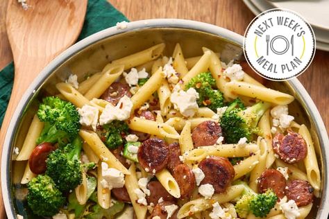 Dinners For Picky Eaters, Greek Chicken Pasta, Hummus Pasta, Feta Cheese Recipes, Dinner Quick, Quick Pasta, Feta Recipes, Feta Pasta, Fennel Salad