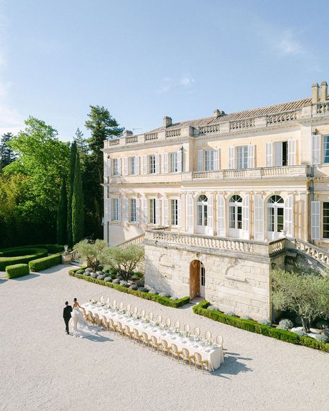 Still on Cloud 9 after our first wedding of this season this past weekend! It was wonderful to return to one of our favorite locations in the South of France for a beautiful 3 day celebration! The timeless elegance of Chateau Martinay’s cypress alley, grand courtyards, and stunning interior spaces make this location a dream destination for wedding couples and their guests coming from all over the world! . . . . *Creative Partners* Photographer: Konstantyn Zakhariy @konstantynzakhariy | Venue:... South Of France Wedding Aesthetic, Chateau Martinay, French Castle Wedding, Chateau Wedding France, South Of France Wedding, France Chateau, French Chateau Wedding, Wedding In France, Stunning Wedding Venues