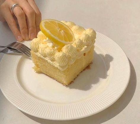 Dolce on Twitter: "… " Lemon Cream Cake, Aesthetic Yellow, Yellow Foods, Cute Snacks, Fancy Food, Lemon Desserts, Yellow Aesthetic, Breakfast Dessert, Lemon Cake