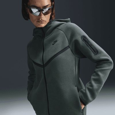 Green Nike Tech, Bday Wishlist, Nike Sportswear Tech Fleece, Tech Fleece Hoodie, Nike Tech Fleece, Hoodie Green, Nike Tech, Tech Fleece, Dream Board