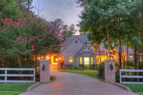 Gated Entrance, Driveway Entrance Landscaping, Farm Entrance, Driveway Ideas, Driveway Entrance, Driveway Design, Driveway Landscaping, Farmhouse Landscaping, Golden Gate Park