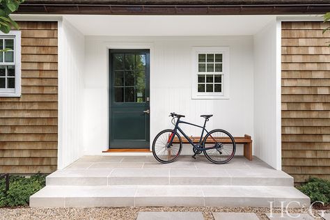 Love My Simple Home: How To Acheive The Hamptons Style In Your Home Hamptons Cottage, Hamptons Modern, Hampton Home, Coastal Architecture, House Images, 1950s House, House Colours, Patterned Floor Tiles, Cottage Exterior