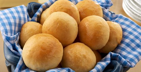 Warm, buttery goodness. Easy Rolls made with "JIFFY" Golden Yellow Cake Mix, delivered hot to the table, are a trusted favorite at the holidays or any day. Cake Mix Rolls, Honey Corn Muffins, Quick Yeast Rolls, Jiffy Mix Recipes, Jiffy Recipes, Cake Mix Hacks, Dinner Rolls Easy, Yeast Free Breads, Jiffy Mix