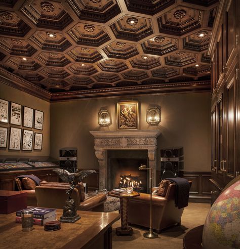 Greenwich den with coffered ceiling Cool Ceiling Ideas, Elegant False Ceiling, Fireplace Library, Chateau Interior, False Ceiling Ideas, Ceiling Architecture, Coffered Ceiling Design, False Ceiling Bedroom, Wood Panelling