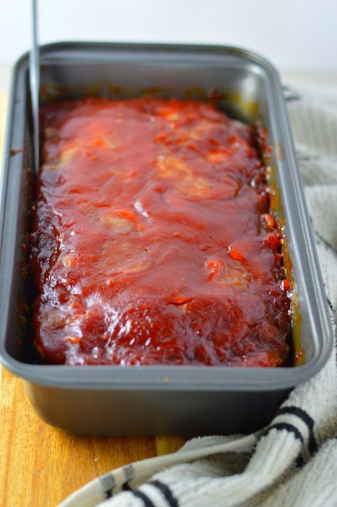 Easy Bread Crumbs, Quick Meatloaf, Quick Meatloaf Recipes, Brown Sugar Meatloaf, Meatloaf Glaze, Meatloaf Recipes Pioneer Woman, Classic Meatloaf Recipe, Good Meatloaf Recipe, Classic Meatloaf