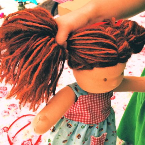 Bamboletta tutorial on how to style hair into buns Cloth Doll Hair Ideas, Sewing Doll Hair, How To Sew Hair On A Doll, Fix Doll Hair Diy, Wool Doll Hair Tutorial, Bamboletta Dolls, Diy Doll Hair, Waldorf Inspired Toys, Doll Making Tutorials