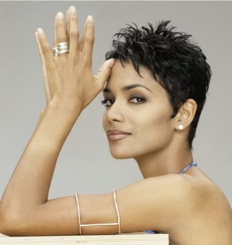 Short Pixie Halle Berry Short Hair, Spikey Short Hair, Short Spiky Haircuts, Celebrity Short Hair, Short Spiked Hair, Short Sassy Haircuts, Funky Short Hair, Short Spiky Hairstyles, Backless Gown