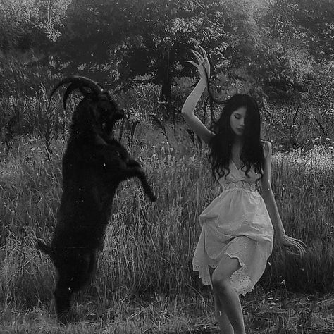 Theistic Satanism, The Vvitch, Black Phillip, Arte Occulta, Dark Witch, Southern Gothic, Occult Art, Gothic Aesthetic, Season Of The Witch