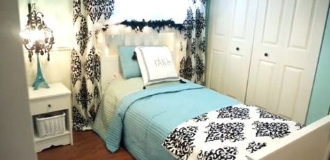 One kids room transformed into a room for two. Splitting A Bedroom In Two, Kids Room Divider, Ikea Shelving Unit, Cheap Pillows, Kids Shared Bedroom, Build A Wall, Budget Bedroom, Shared Bedroom, Home Decor On A Budget