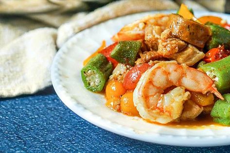 Low Carb Cajun Stir Fry Skillet Dinner in less than 30 minutes! Sausage One Pan, Low Carb Cajun, Stir Fry Dinner, Jambalaya Soup, Healthy Sesame Chicken, Shrimp And Sausage, Keto Seafood, Stir Fry Ingredients, Italian Chicken Sausage