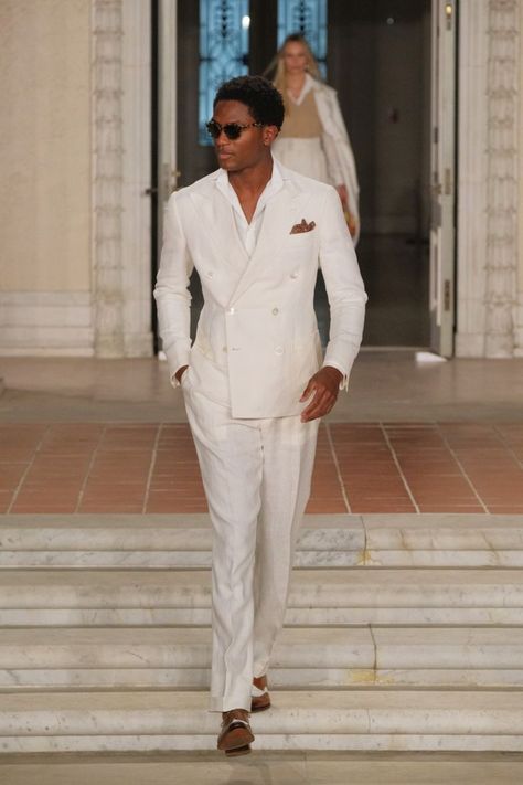 Men Formal Outfit Classy, All White Mens Outfit, Men Formal Outfit, Natur Tattoo Arm, Mens White Suit, Rehearsal Dinner Outfits, Stylish Mens Suits, Ralph Lauren Suits, Gala Outfit