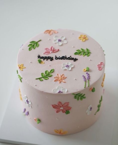 Simple Cake Design, Cake Cute, Desserts Cake, Cake Simple, Simple Cake Designs, Cute Cake, Mini Cakes Birthday, Cookies Cake, Simple Cake