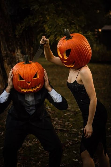 Pumpkinhead Photoshoot, Halloween Poses, Fotos Halloween, Spooky Shoot, Head Photoshoot, Pumpkin Photography, Couples Stuff, Ghost Photoshoot, Halloween Shoot