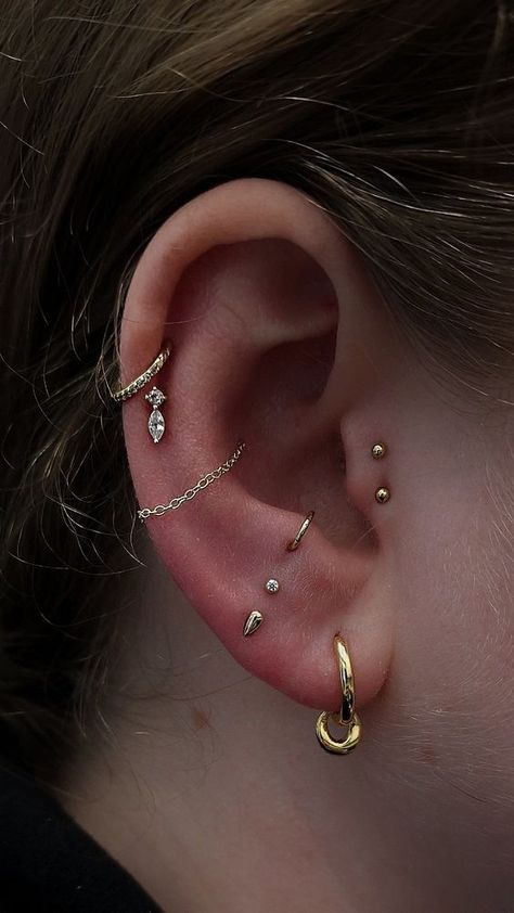 Solid Gold Piercing, Unique Ear Curation, Minimal Ear Curation, Celestial Ear Curation, Minimalist Ear Curation, Ear Curation Gold, Gold Ear Curation, Ear Curation Ideas, Minimalistic Jewellery