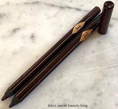 Eye Pencil Aesthetic, Eyeliner Pencil Aesthetic, Eyeliner Product Aesthetic, Charlotte Tilbury Eyeliner, Oily Eyelids, Makeup Item, Purple Eyeliner, Effective Ab Workouts, Eyeliner Products