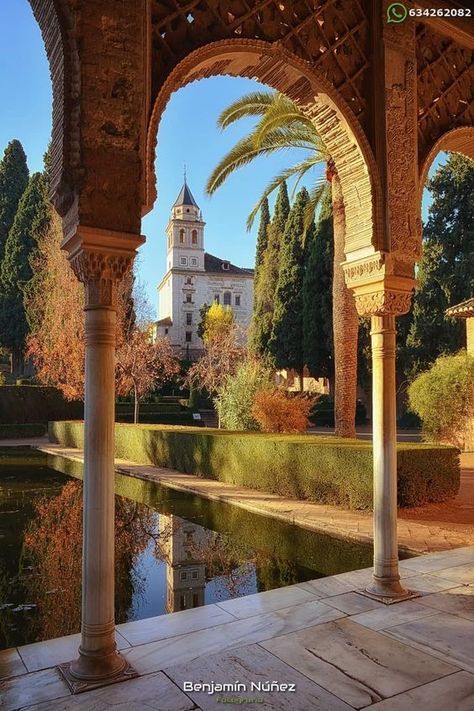 Alhambra, Granada Spanish Palace, Swan Maiden, Spanish Garden, Spain Aesthetic, Alhambra Granada, Al Andalus, Granada Spain, Vacation Mode, Islamic Architecture