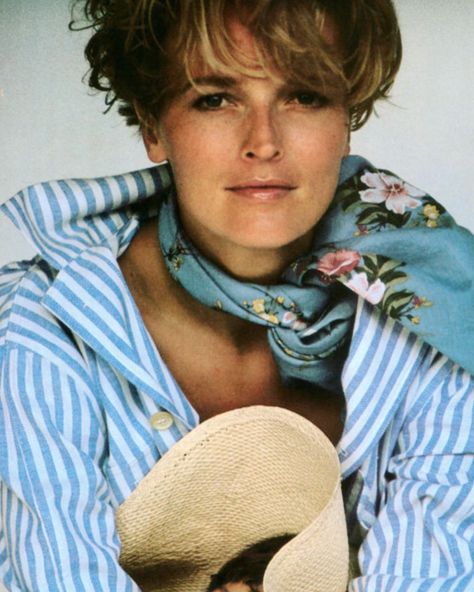 i n s p i r e d - the master of borrowing from the boys - ralph lauren stripe shirt - photo by Oliviero Toscani for American Vogue, June 1984  #goodshirt #franklinforher #hudsonforhim #wardrobestaple #weheartstripes #borrowfromtheboys #ralphlauren #inspiration  #designedinsydney #irvingandpowell Vintage Ralph Lauren Ads, 1984 Fashion, Ralph Lauren Ads, 1980s Fashion Women, American Vogue, Grace Jones, Ralph Lauren Style, 1980s Fashion, Looks Chic