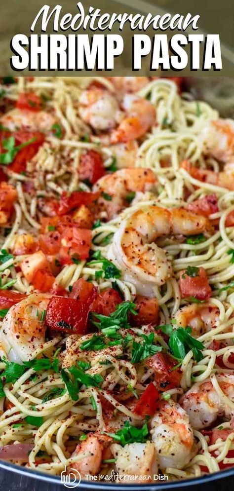 Garlic Shrimp Pasta Recipes, Pasta With Shrimp, Mediterranean Recipes Healthy, Seafood Meals, Mediterranean Diet Recipes Dinners, Garlic Shrimp Pasta, Mediterranean Pasta, Mediterranean Diet Meal Plan, Easy Mediterranean Diet Recipes