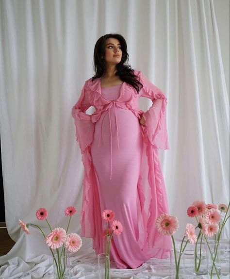 Baby Bump Photoshoot, Cute Maternity Dresses, Cute Pregnancy Pictures, Maternity Photo Outfits, Maternity Photography Poses Pregnancy Pics, Maternity Photoshoot Outfits, Couple Pregnancy Photoshoot, Baby Announcement Pictures