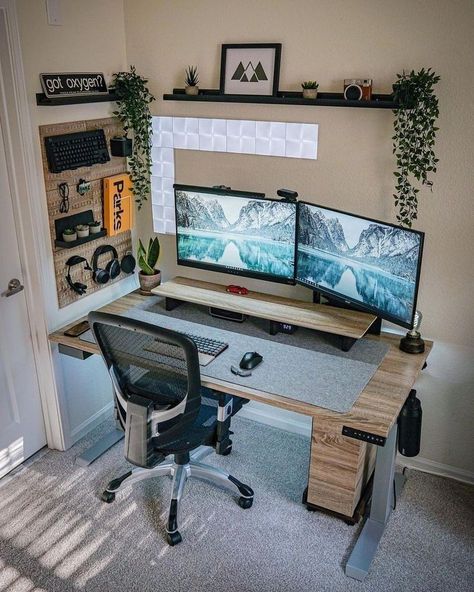 Desk Top Setup, Programmers Desk, Workspace Desk, Home Studio Setup, Home Office Inspiration, Small Space Office, Ux Designer, Gaming Room Setup, Office Workspace