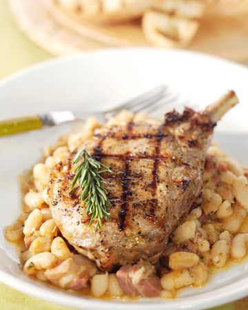 This white beans recipe is from Fabio Trabocchi's cookbook, "Cucina of Le Marche," and goes wonderfully with his Grilled Pork Chops. White Beans Recipe, Pork Chop Recipes Grilled, White Bean Recipes, Boston Baked Beans, Apple Pork Chops, Salt Pork, Pork N Beans, Grilled Steak Recipes, Grilled Pork Chops