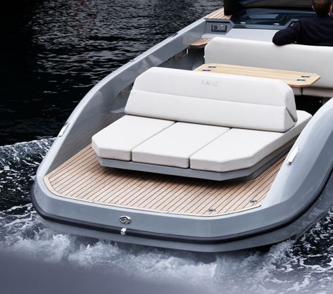 Bowrider Boats, Pilot Seats, Lower Deck, Leather Frames, Yacht Interior, Sport Boats, Racing Seats, Motor Boats, Speed Boats