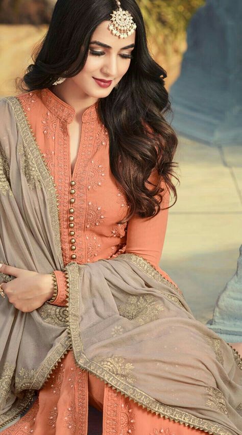 Peach Colour Combinations Indian Dress, Peach Colour Combinations, Sonal Chauhan, Nikkah Dress, Peach Colour, Indian Designer Suits, Kurta Neck Design, Salwar Kamiz, Kurti Neck Designs