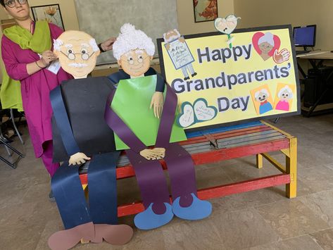 Grandparents Day School Decoration Ideas, Grandparents Day Ideas For Preschool, Grand Parents Day Activities, Grandparents Day Board Decoration, Grandparents Day Decoration Ideas, Orientation Day Decoration, Grand Parents Day Decoration In School, Grandparents Day Decorations For School, Grandparents Day Decorations