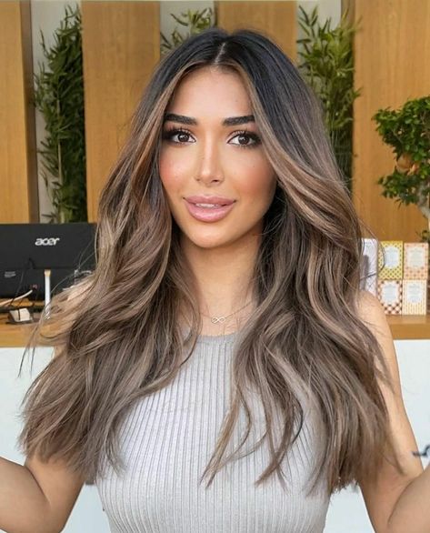 Cool Ashy Brown Hair Balayage, Dark Roots Light Brown Hair Balayage, Thick Money Piece Hair Brunette, Beige Highlights On Brown Hair, Tan Asian Hair Color, Brunette Foils, Carli Bybel Hair, Scandinavian Hairline Brunette, Sophia Richie Hair