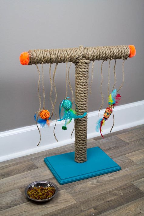 Diy Jouet Pour Chat, Diy Cat Scratching Post, Diy Cat Scratcher, Cat Playground Outdoor, Katt Grejer, Kat Diy, Chat Diy, Homemade Cat Toys, Diy Cat Tree