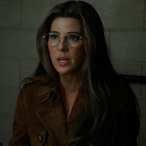 Aunt May Aesthetic, Aunt May Into The Spiderverse, Aunt May Icon, Spiderman Aunt May, Aunt May Spiderman, Aunt May Mcu Art, Marisa Tomei Aunt May, Aunt May Marisa Tomei, Women Faceclaims