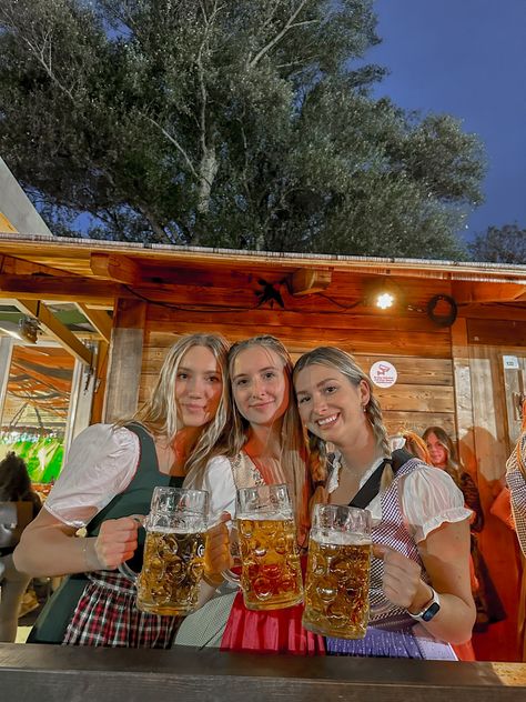 #studyabroad #vienna #places #travel #austria #traveldestinations #oktoberfest #dirndl Austria Culture, Oktoberfest Aesthetic, Octoberfest Costume, Octoberfest Girls, Oktoberfest Hat, German Beer Festival, Beer Maid, Travel Austria, Oktoberfest Germany