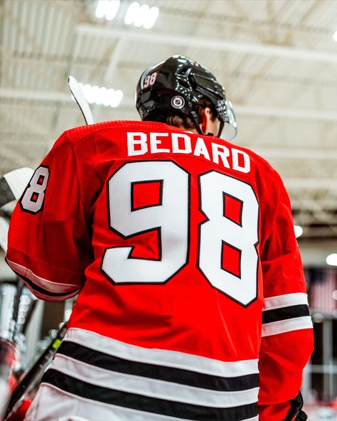 NHL on X: "Connor Bedard was shining bright at last night's rookie showcase in Saint Paul. 🌟 https://t.co/owDNEUzd9y" / X Chicago Blackhawks Wallpaper, Connor Bedard, Hockey Girlfriend, Hockey Posters, Hockey Pictures, Hot Hockey Players, Hockey Girl, Hockey Goalie, Hockey Puck