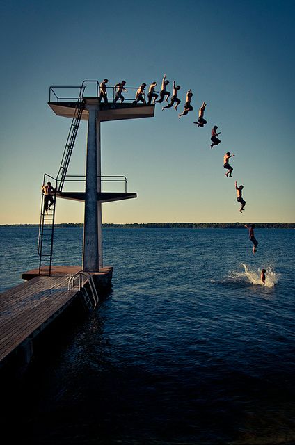 CHRIS - Graphic sequence is shown by the man jumping off the board. Gravity is clearly playing a part on his vertical motion and parabolic trajectory. So it also has a relation to projectile motion, the motion of a ball or object slowing falling onto the ground. Here it is clear that the photograph has been edited. Overlaying the images creates the sequence of the moments occurring while the man leaped off; we are shown the sequential moments. Physical Editing Photography, Projectile Motion Physics, Projectile Motion, Man Jumping, Motion Photo, Irregular Past Tense Verbs, Physics Classroom, Falling Objects, Love Quotes For Wedding