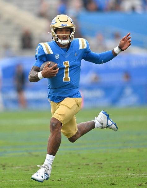 Ucla Bruins Football, Ucla Football, Collage Football, College Football Players, Football Picks, College Football Games, Football Predictions, Ucla Bruins, Washington Huskies