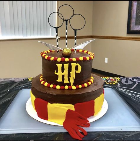 Gateau Harry Potter, Cumpleaños Harry Potter, Harry Potter Birthday Cake, Paris Cakes, Single Book, First Communion Cakes, Harry Potter Bday, Harry Potter Quidditch, Harry Potter Food