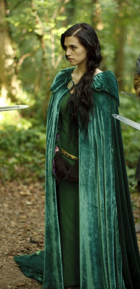 Kate Mcgrath, Morgana Le Fay, Rei Arthur, Merlin Morgana, Woman Pictures, Dress Medieval, Peer Gynt, Morgana Pendragon, Morgan Le Fay