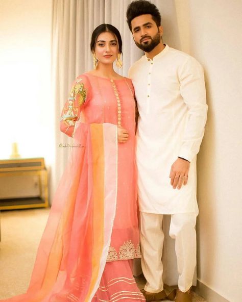 Sarah Khan and Falak Shabir Giving Stunning Couple Goals Sarah Khan And Falak Shabir, Falak Shabir, Asian Fashion Trends, Punjabi Dress Design, Sara Khan, Sarah Khan, Couple Wedding Dress, Latest Bridal Dresses, Stylish Short Dresses