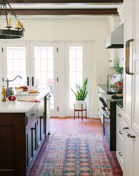 Red Tile Kitchen, Red Tile Floor, Small White Kitchens, Kitchen View, Open Kitchen And Living Room, Black Granite Countertops, Farm Kitchen, Kitchen Views, Big House